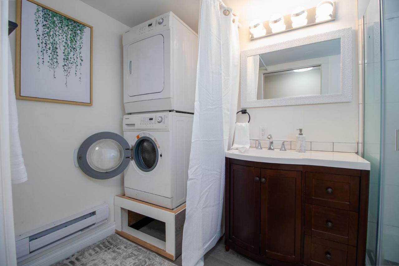 Bright Private Suite Near Departure Bay Beach Nanaimo Exterior foto